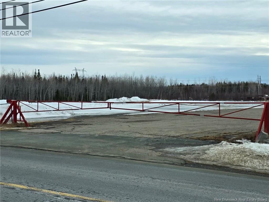 2886 Miramichi Avenue, Bathurst, New Brunswick  E2A 3Z3 - Photo 10 - NB134697