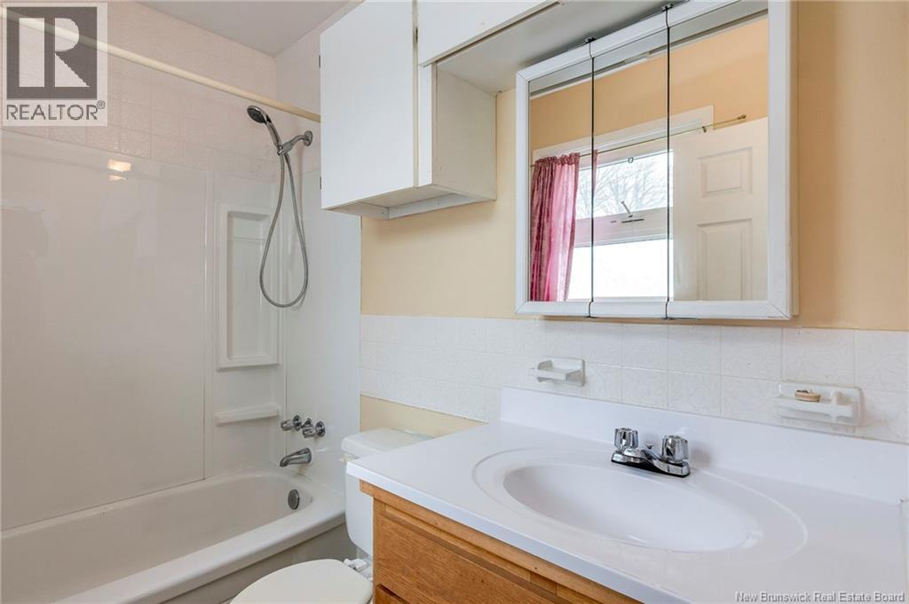 46 Lynwood Drive, Moncton, New Brunswick  E1A 3Z7 - Photo 9 - NB134695