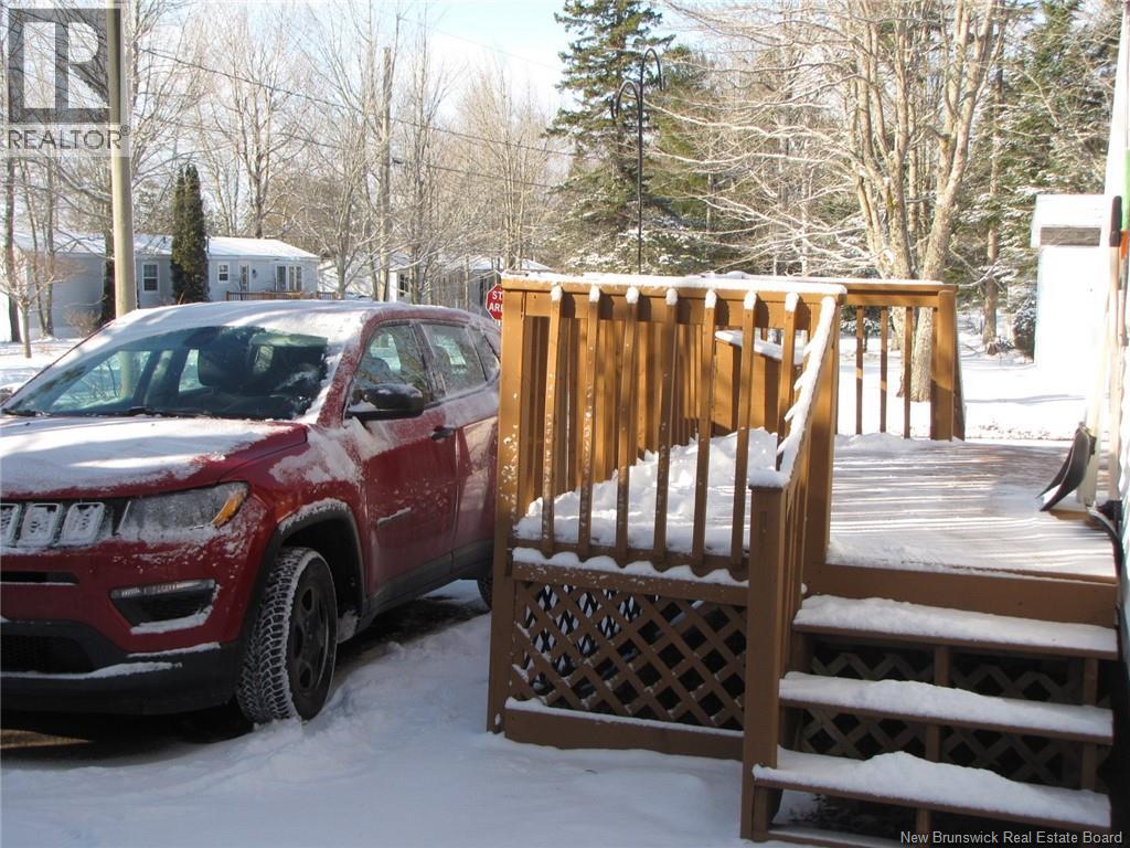12 Pinetree Street, Moncton, New Brunswick  E1H 2Z6 - Photo 5 - NB135041