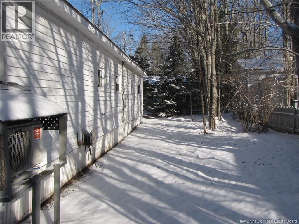 12 Pinetree Street, Moncton, New Brunswick  E1H 2Z6 - Photo 6 - NB135041