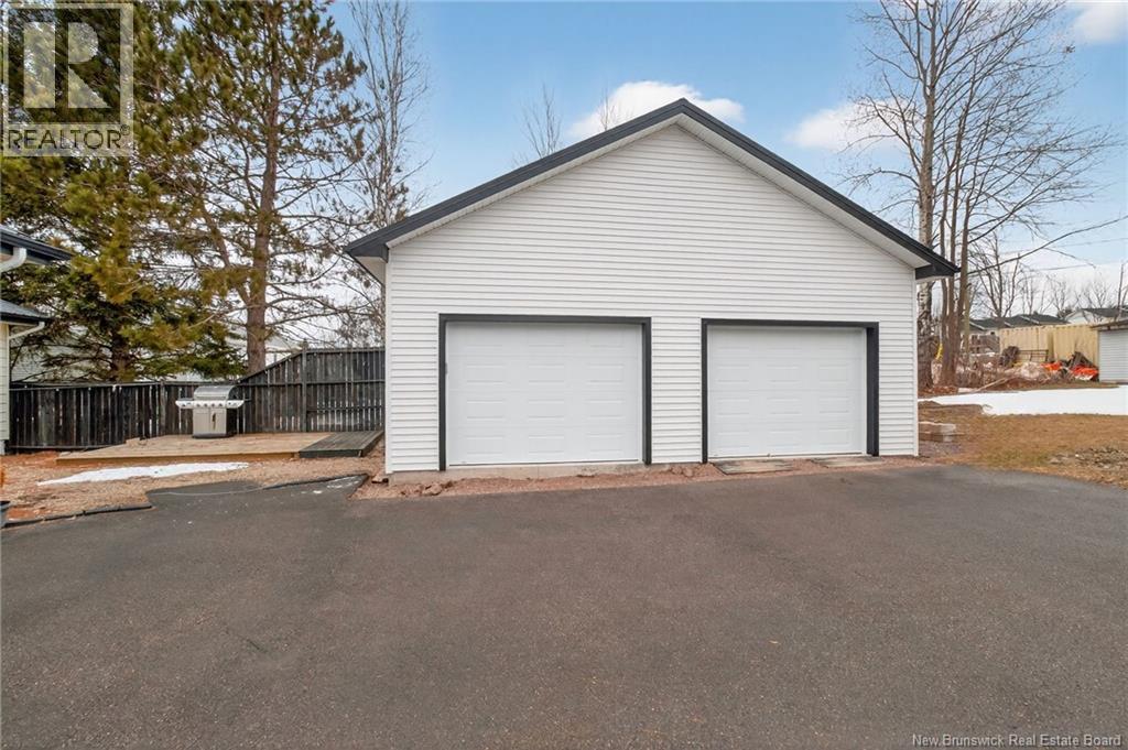 1828 Amirault Street, Dieppe, New Brunswick  E1A 7J8 - Photo 47 - NB135032