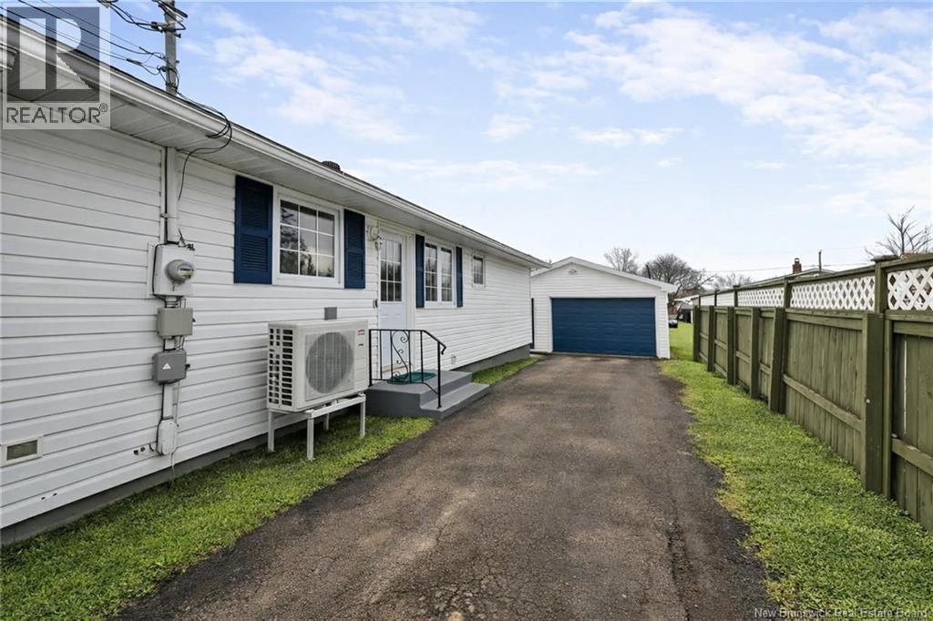 199 Cedar, Moncton, New Brunswick  E1C 7L6 - Photo 2 - NB135264