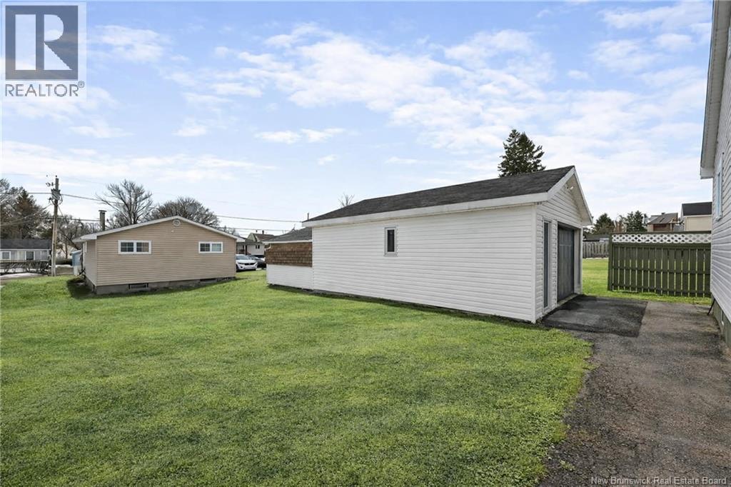 199 Cedar, Moncton, New Brunswick  E1C 7L6 - Photo 4 - NB135264