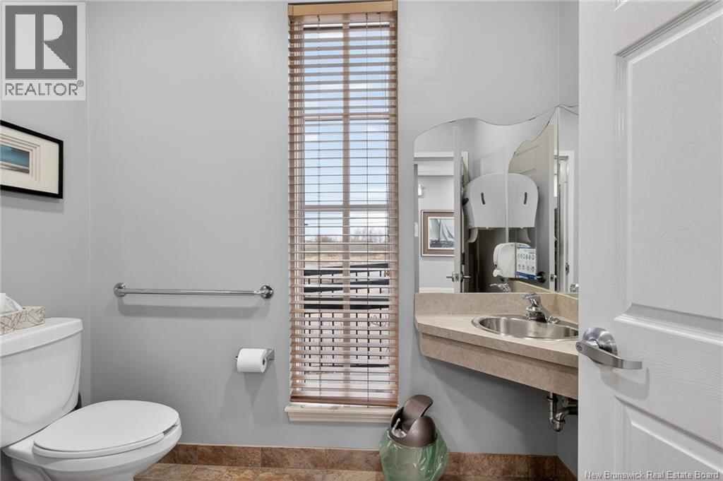 710 Elmwood, Moncton, New Brunswick E1A 2X7 - Photo 19 - NB135535
