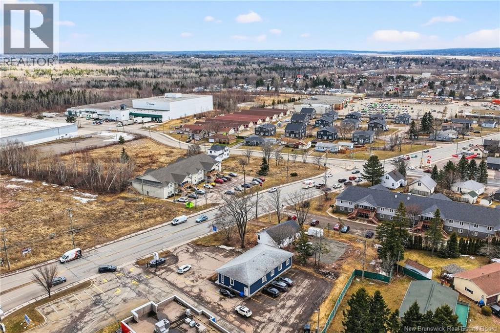 710 Elmwood, Moncton, New Brunswick E1A 2X7 - Photo 5 - NB135535