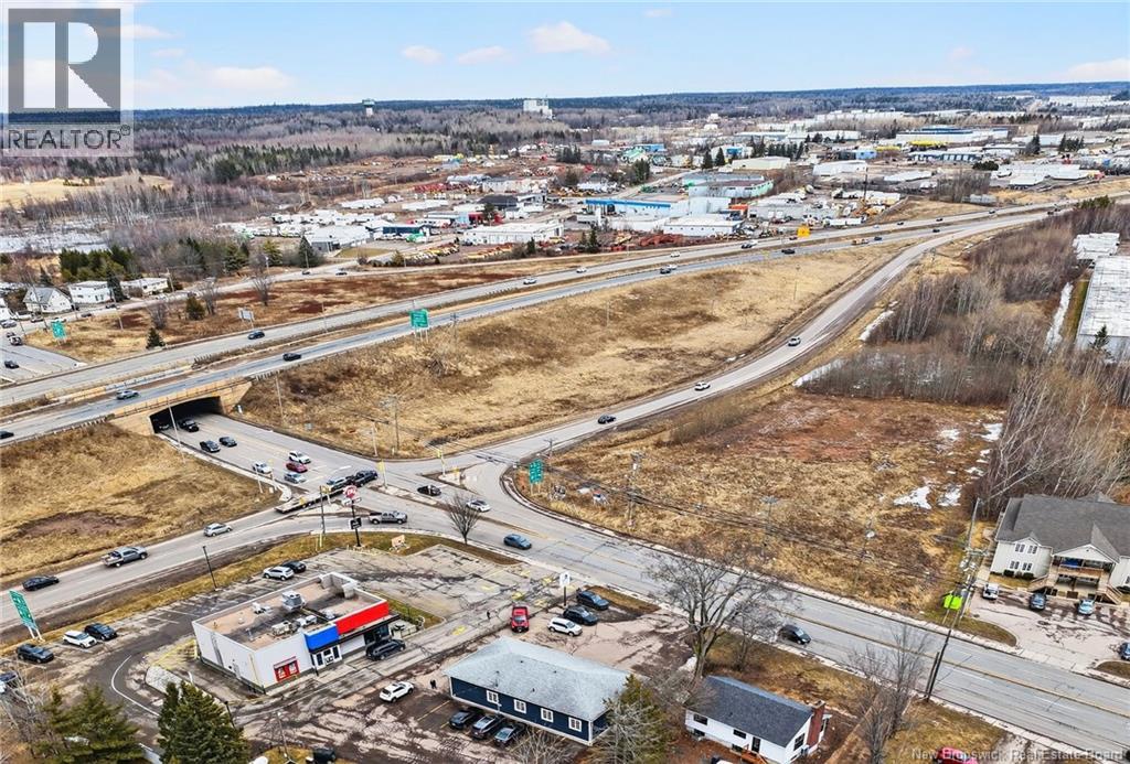 710 Elmwood, Moncton, New Brunswick E1A 2X7 - Photo 7 - NB135535