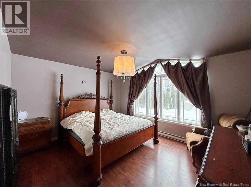 8 Des Plaines Avenue, Edmundston, New Brunswick  E3V 4X4 - Photo 5 - NB135499