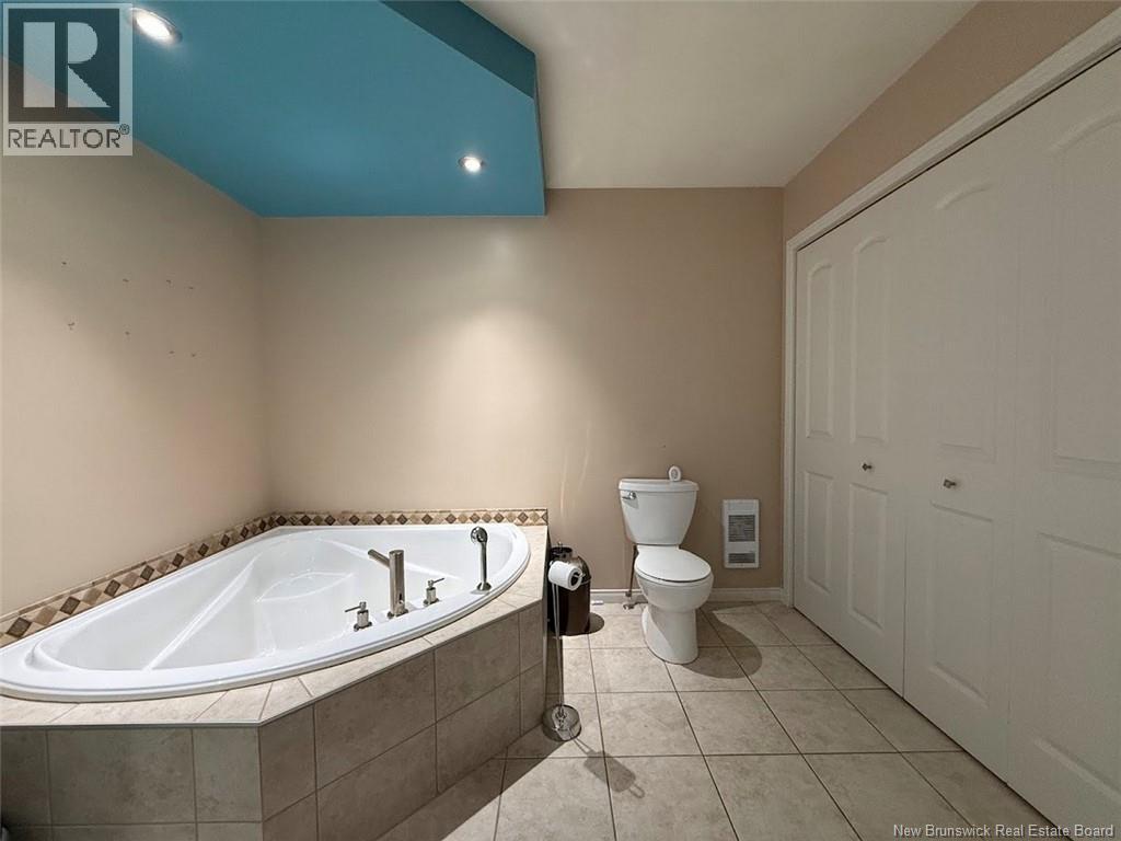 8 Des Plaines Avenue, Edmundston, New Brunswick  E3V 4X4 - Photo 8 - NB135499