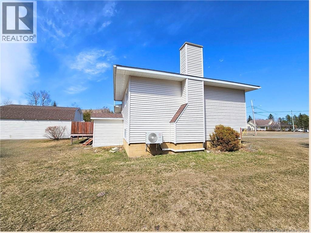4333 Bellefeuille, Tracadie, New Brunswick E1X 1C4 - Photo 3 - NB135667