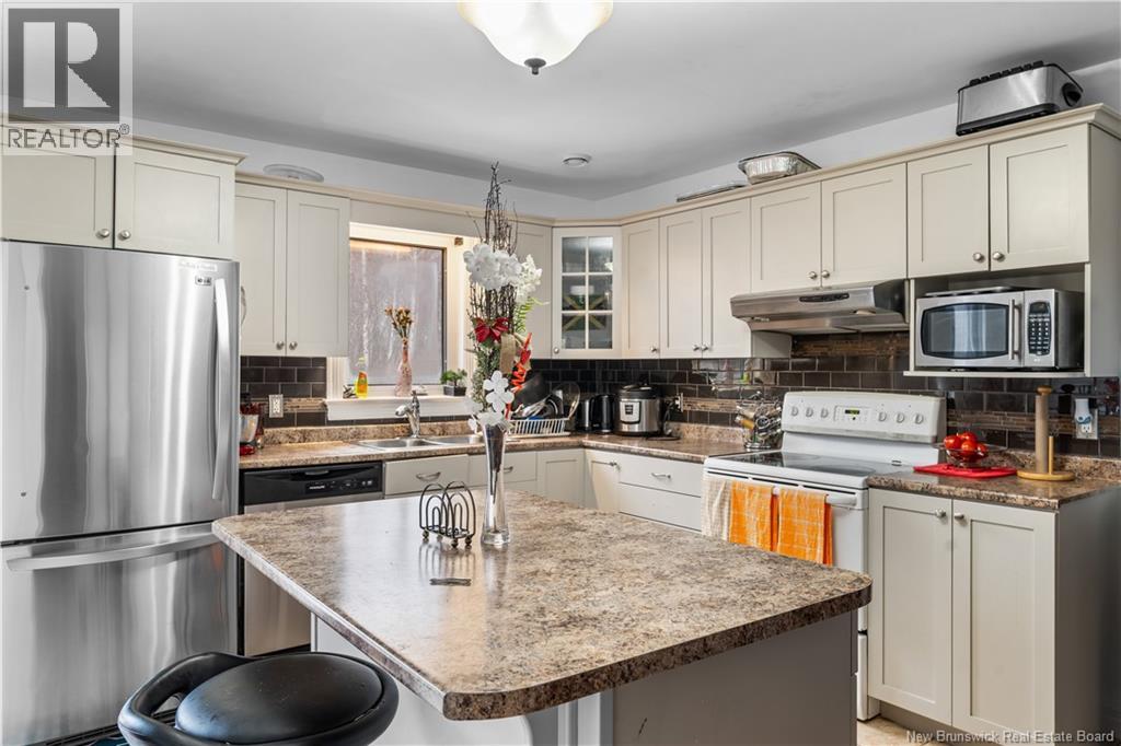 899 Bernard Street, Dieppe, New Brunswick  E1A 4S6 - Photo 2 - NB135716
