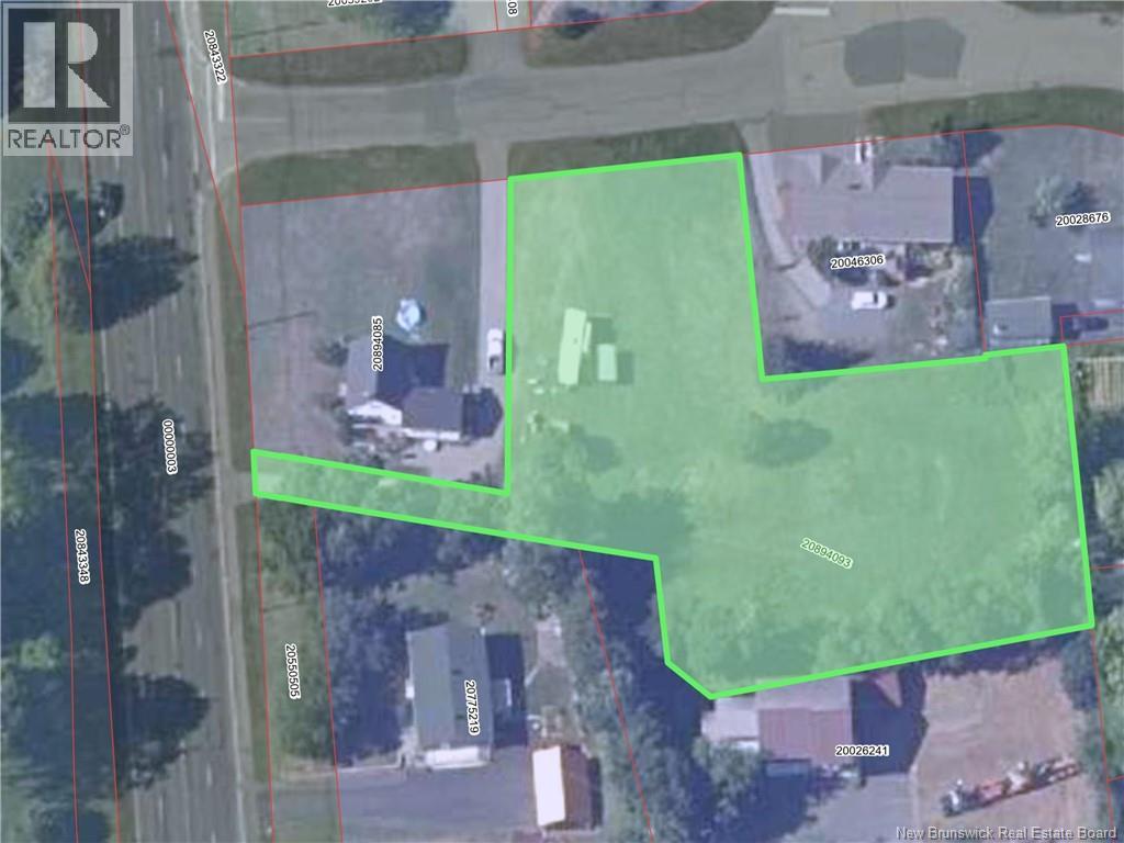 1586 St Peter Avenue, Bathurst, New Brunswick  E2A 3A9 - Photo 1 - NB135813