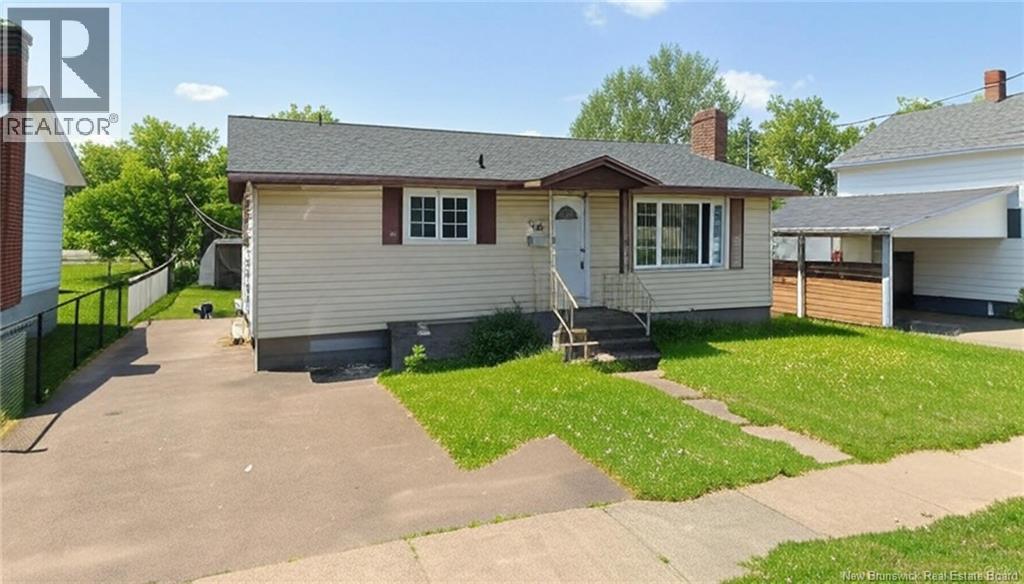 118 Spruce Street, Moncton, New Brunswick  E1C 7K3 - Photo 1 - NB135706