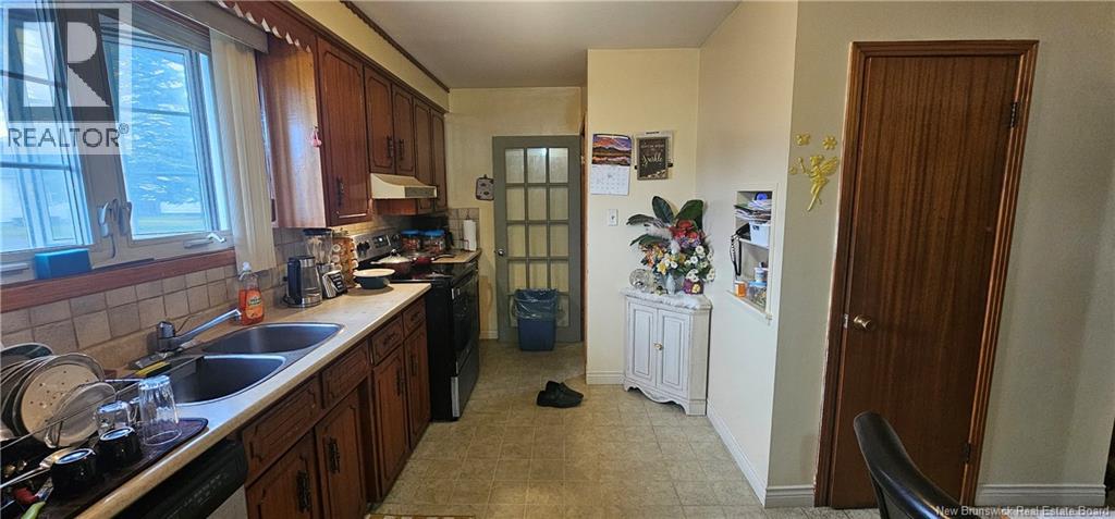 118 Spruce Street, Moncton, New Brunswick  E1C 7K3 - Photo 2 - NB135706