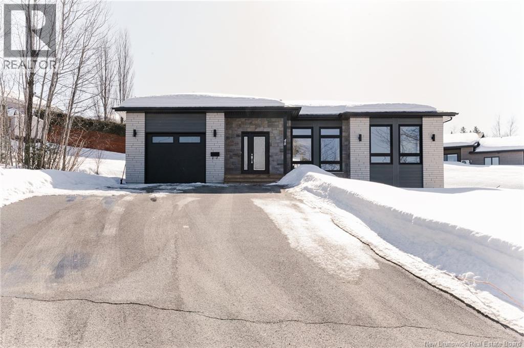 48 Mgr-Roy Avenue, Edmundston, New Brunswick  E3V 4G4 - Photo 3 - NB135882