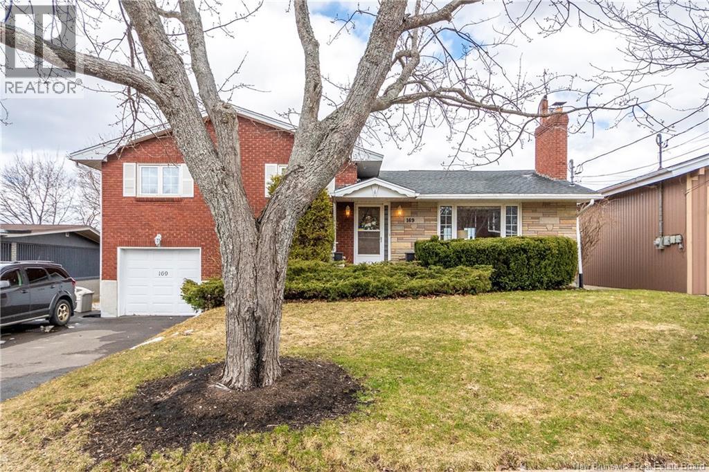 169 Hedgewood Drive, Moncton, New Brunswick  E1E 2W8 - Photo 2 - NB135842