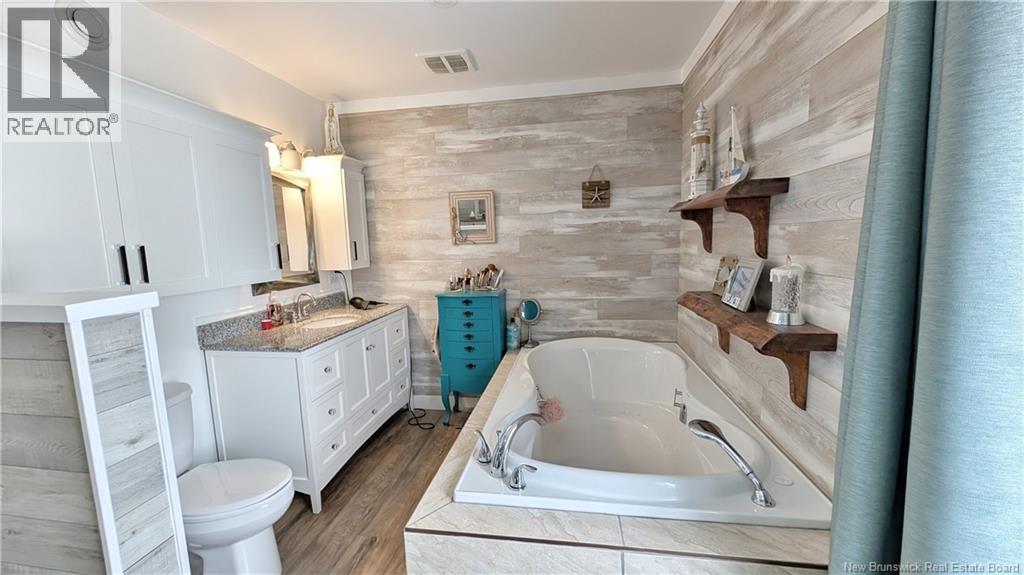 703 Rue Baspuits, Tracadie, New Brunswick  E1X 1A5 - Photo 11 - NB136039