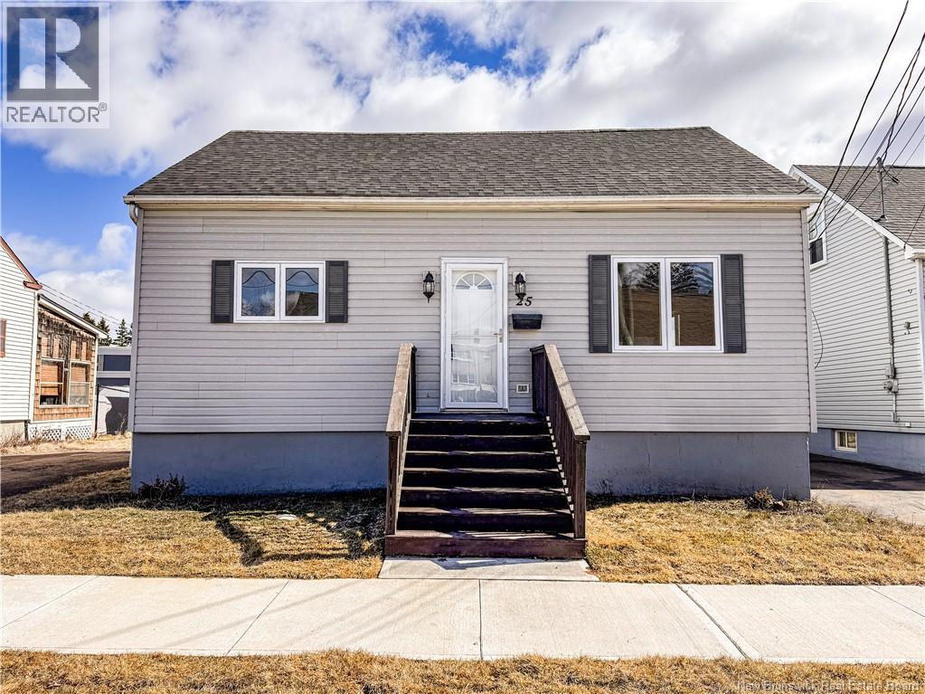 25 Stafford Street, Moncton, New Brunswick  E1C 4R3 - Photo 2 - NB136178