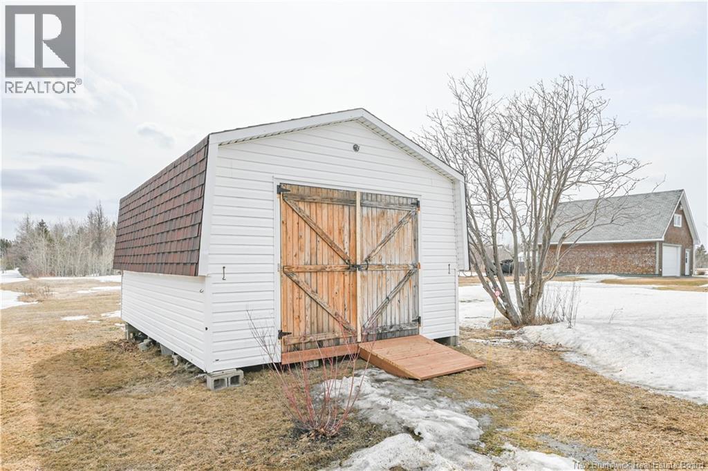 336 Saint-Pierre E. Boulevard, Caraquet, New Brunswick  E1W 1B4 - Photo 37 - NB136238