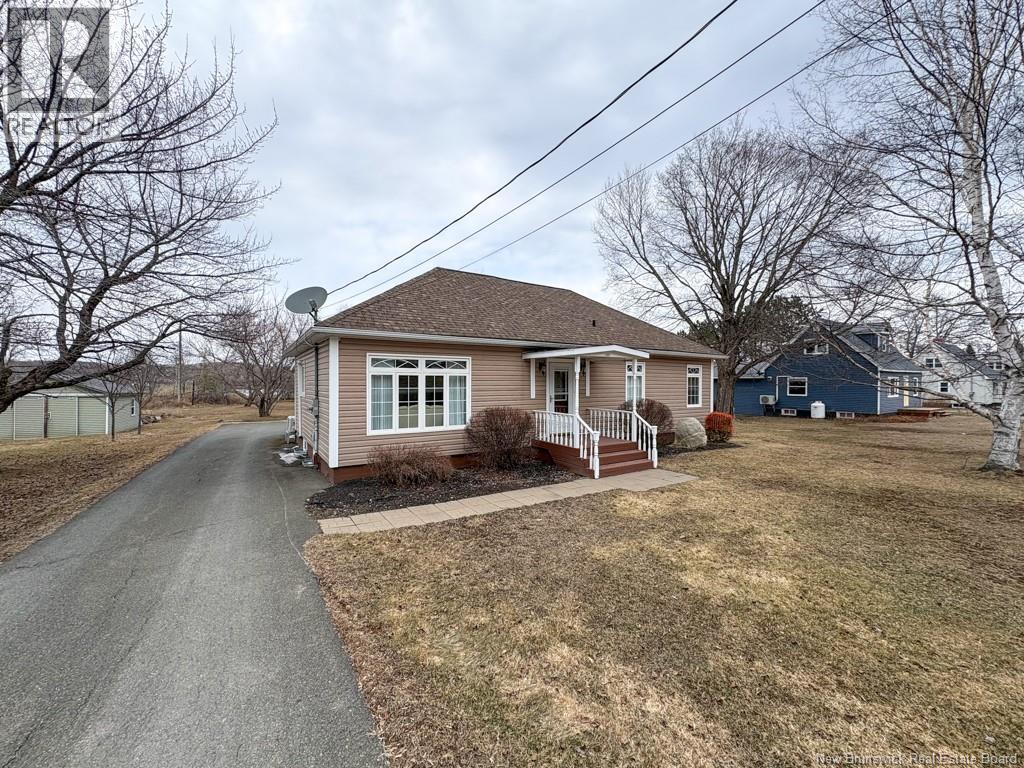 180 Houlton Road, Woodstock, New Brunswick  E7M 1Z1 - Photo 2 - NB135862