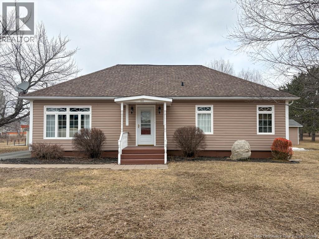 180 Houlton Road, Woodstock, New Brunswick  E7M 1Z1 - Photo 3 - NB135862