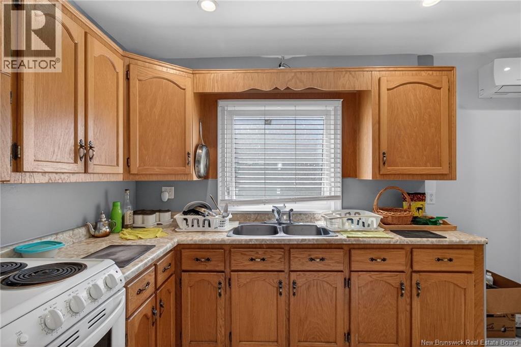 18 Stafford Street, Moncton, New Brunswick  E1C 4R4 - Photo 2 - NB136703