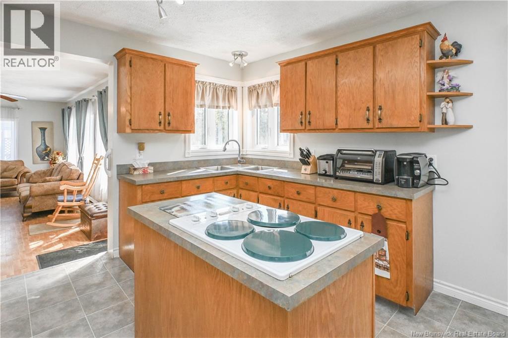 199 Saint-Simon Road, Caraquet, New Brunswick  E1W 1B3 - Photo 16 - NB136827