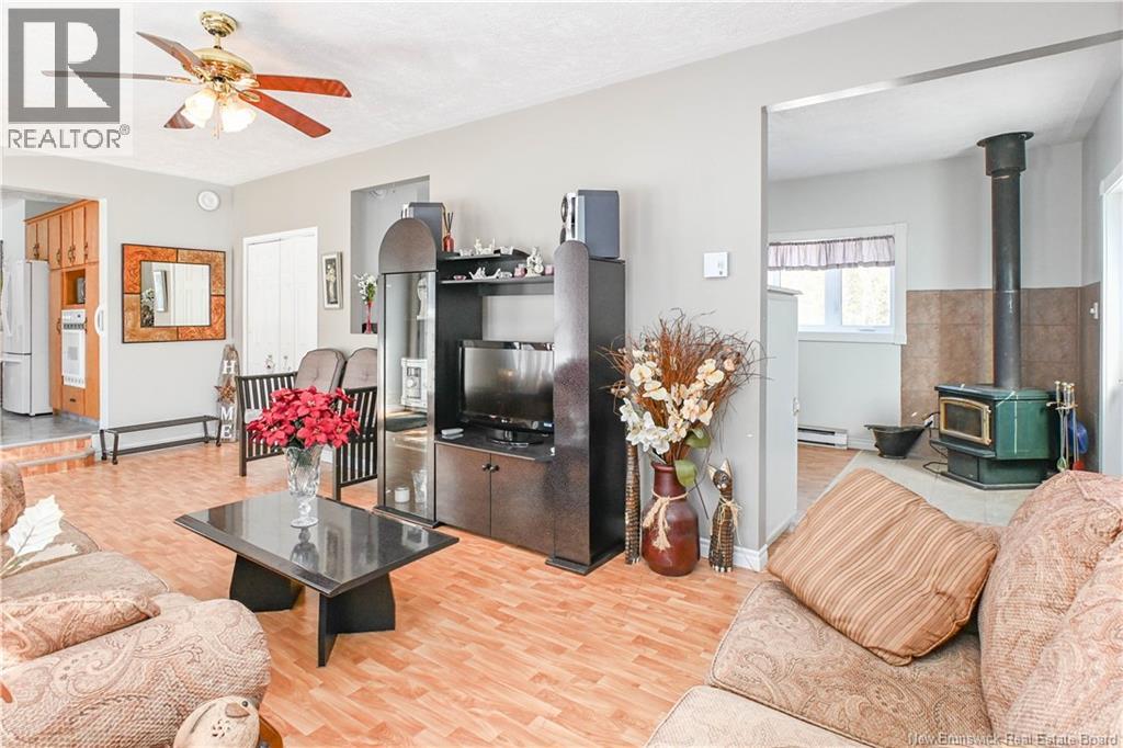 199 Saint-Simon Road, Caraquet, New Brunswick  E1W 1B3 - Photo 19 - NB136827