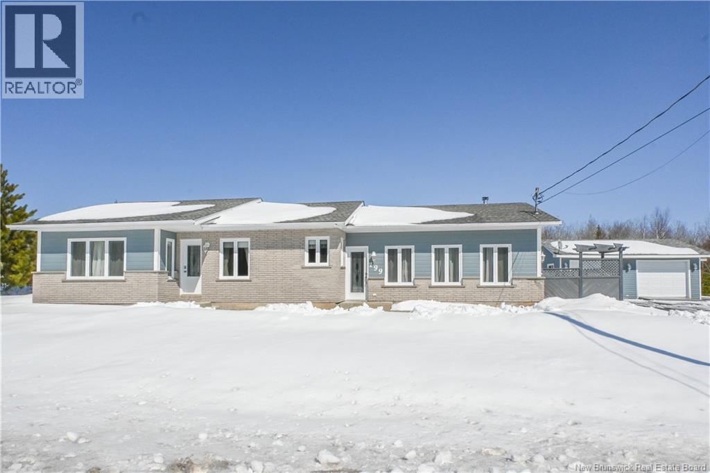 199 Saint-Simon Road, Caraquet, New Brunswick  E1W 1B3 - Photo 2 - NB136827