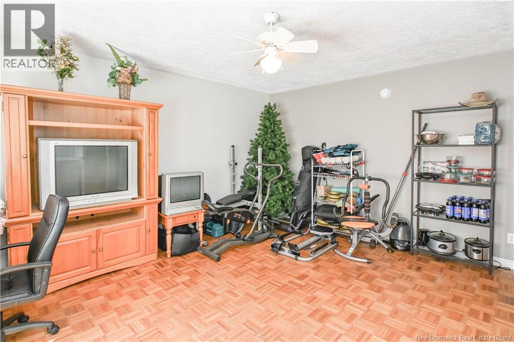 199 Saint-Simon Road, Caraquet, New Brunswick  E1W 1B3 - Photo 31 - NB136827