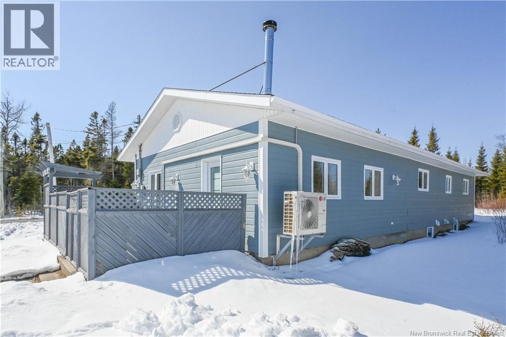 199 Saint-Simon Road, Caraquet, New Brunswick  E1W 1B3 - Photo 6 - NB136827