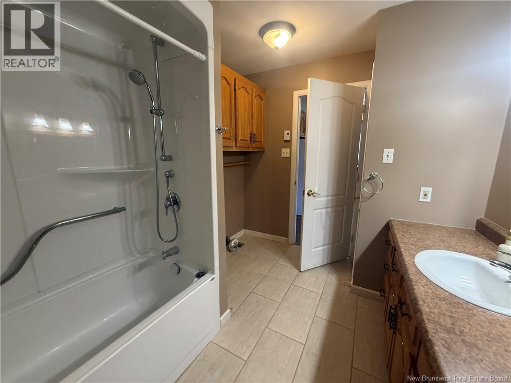 3783 Rue Principale, Tracadie, New Brunswick  E1X 1E3 - Photo 15 - NB136830