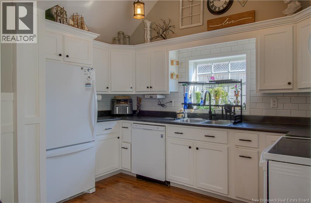 208 Montreal Avenue, Saint John, New Brunswick  E2M 3K4 - Photo 11 - NB136798