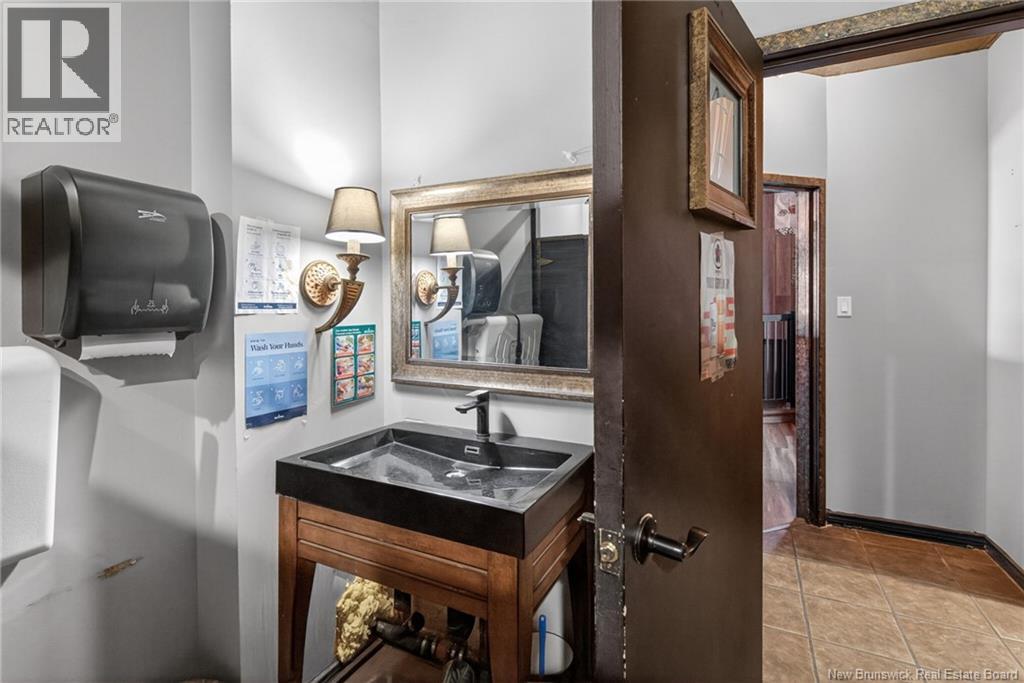 366 Queen Street, Fredericton, New Brunswick  E3B 1B2 - Photo 33 - NB136535