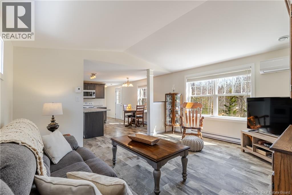 247 Post Road, Minto, New Brunswick  E4B 3A2 - Photo 4 - NB136933