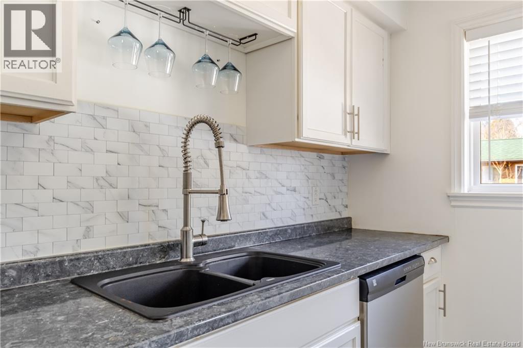 10 Collett Court, Fredericton, New Brunswick  E3A 4G2 - Photo 6 - NB136692