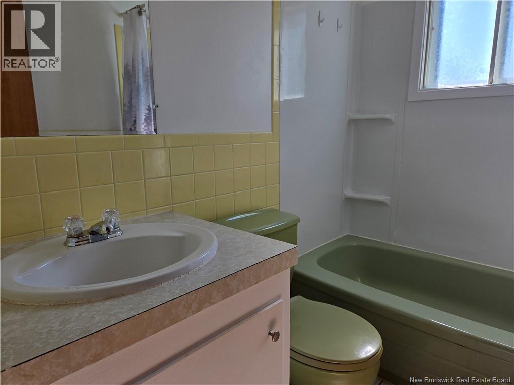 68-70 Whitney, Moncton, New Brunswick  E1C 8C6 - Photo 15 - NB136955