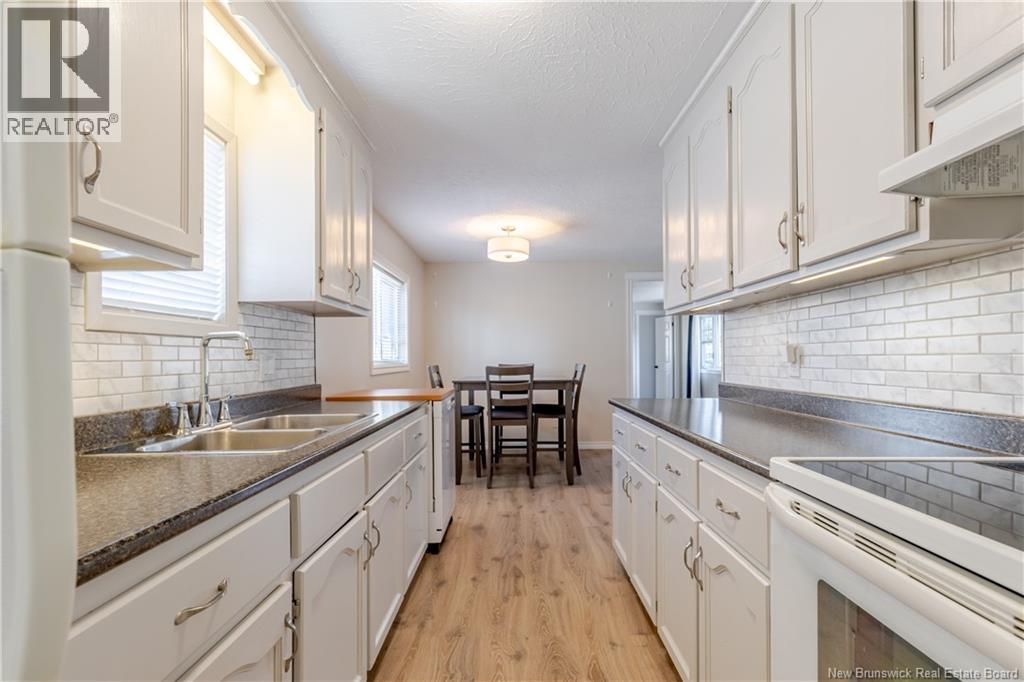 31 Leafwood Crescent, Fredericton, New Brunswick  E3B 6N6 - Photo 4 - NB136839