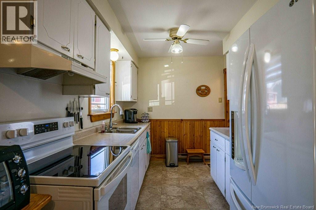 16 Harding Drive, Nackawic, New Brunswick  E6G 1C4 - Photo 12 - NB137095