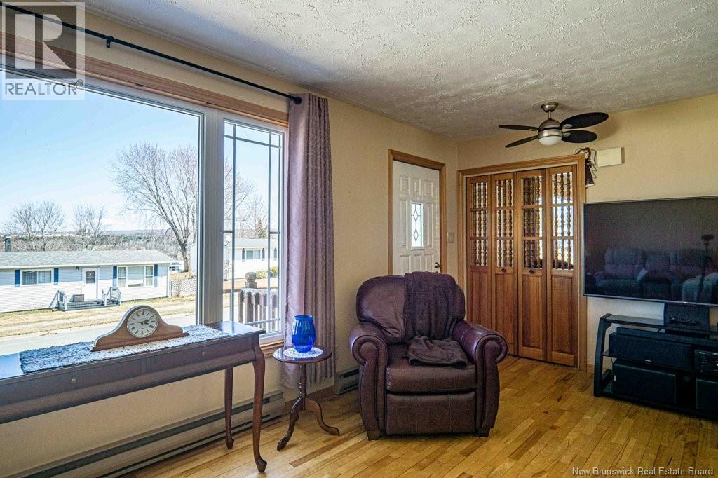 16 Harding Drive, Nackawic, New Brunswick  E6G 1C4 - Photo 5 - NB137095