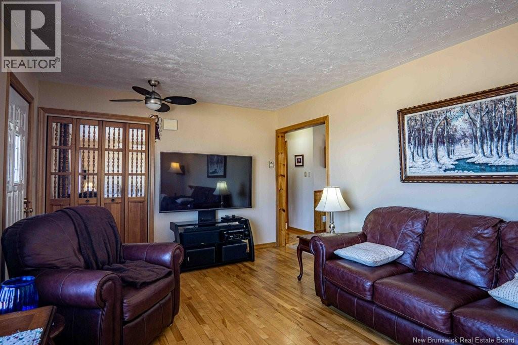 16 Harding Drive, Nackawic, New Brunswick  E6G 1C4 - Photo 7 - NB137095