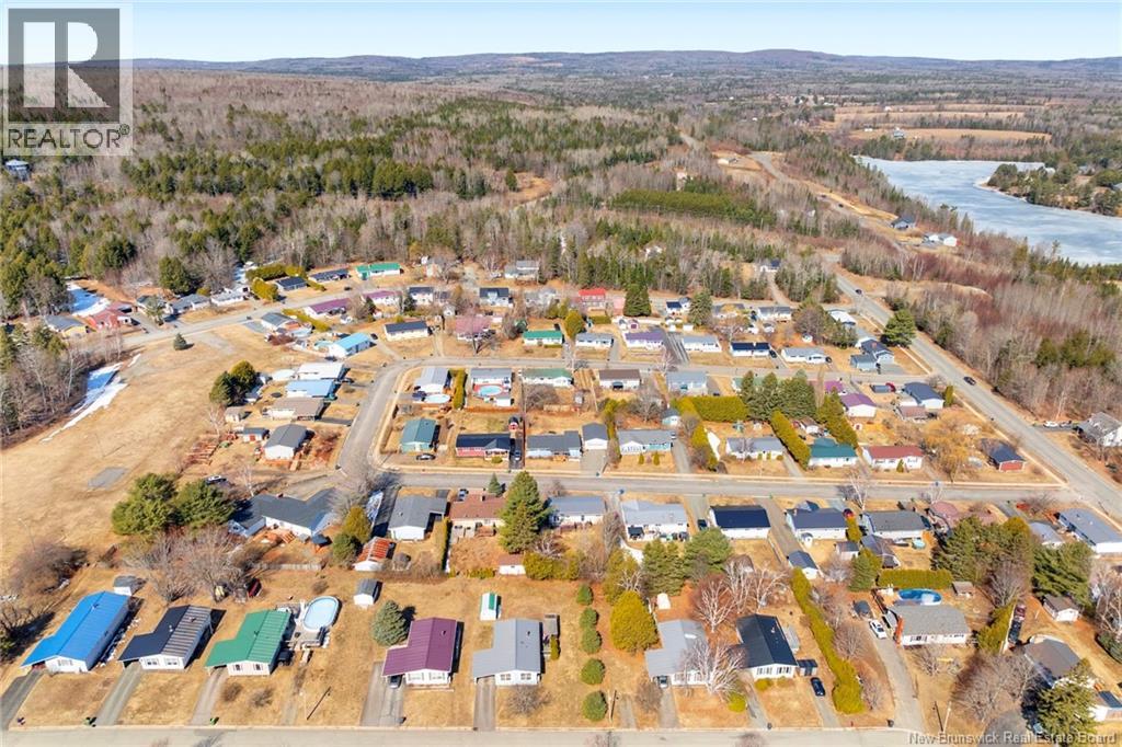 24 Mclaren Crescent, Nackawic, New Brunswick  E6G 1C7 - Photo 48 - NB136751