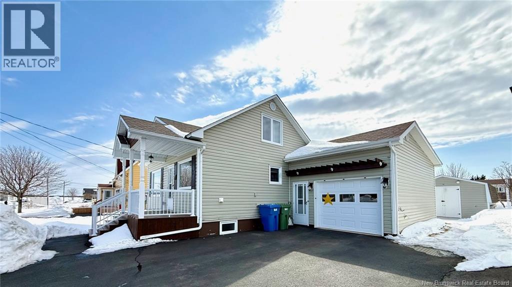 22 Rue Du Pêcheur Sud, Lamèque, New Brunswick  E8T 1L1 - Photo 2 - NB137000