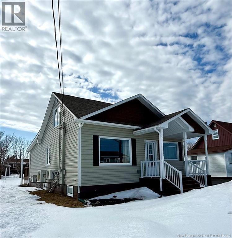 22 Rue Du Pêcheur Sud, Lamèque, New Brunswick  E8T 1L1 - Photo 3 - NB137000