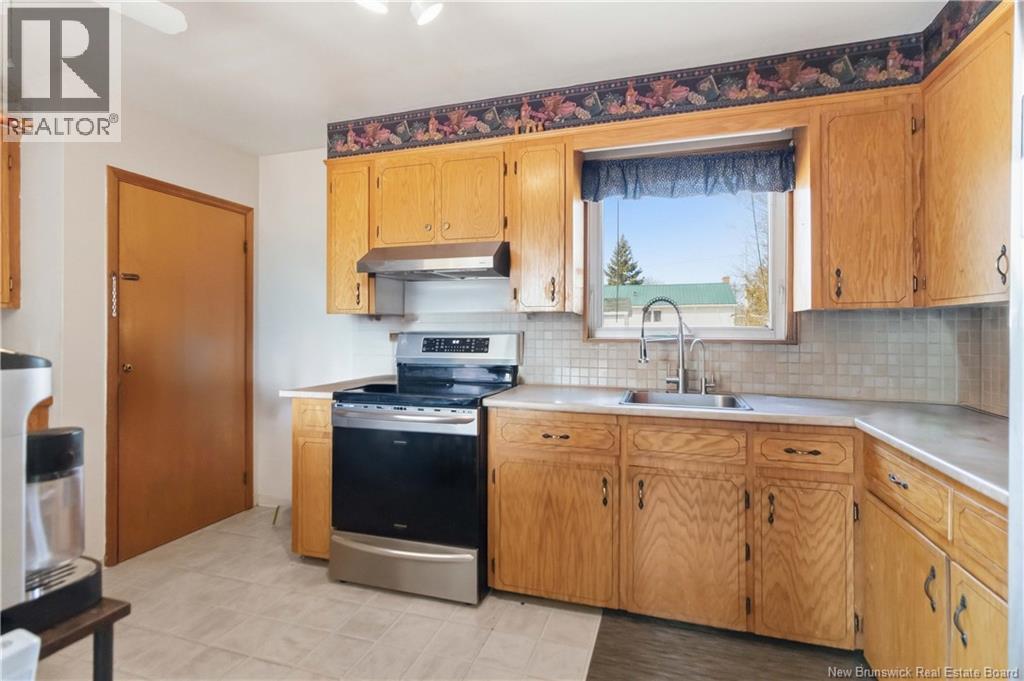 206 Mckenzie Avenue, Moncton, New Brunswick  E1C 7Z3 - Photo 4 - NB137119