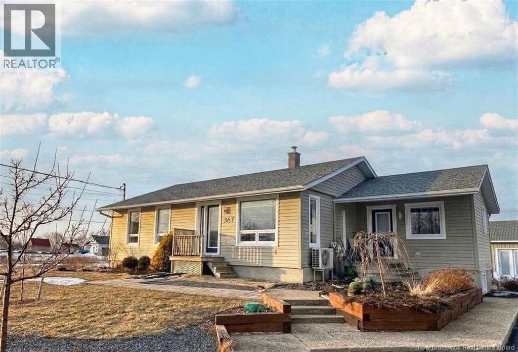 367 Rue de l'Île, Caraquet, New Brunswick