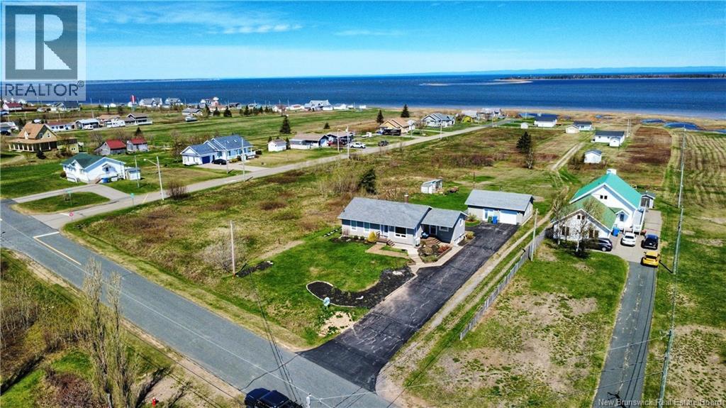 367 Rue De L'Île, Caraquet, New Brunswick  E1W 1B4 - Photo 18 - NB137202