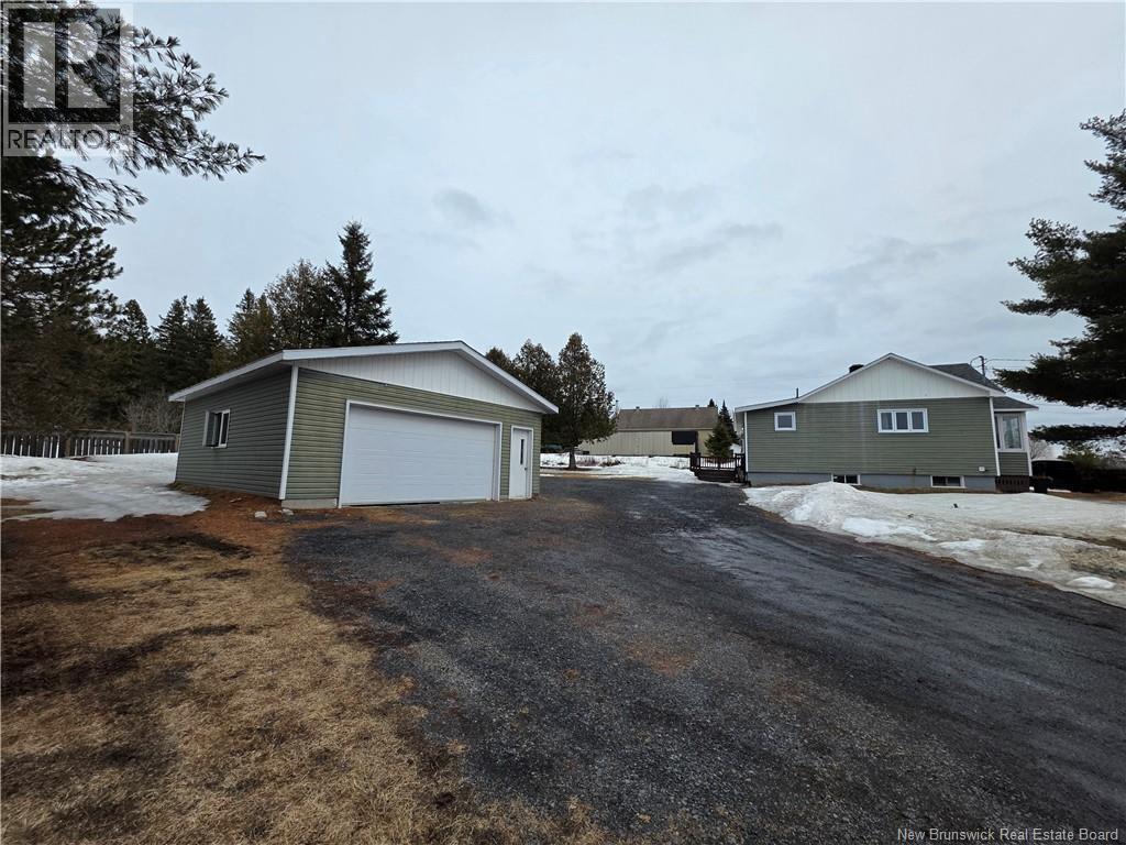 35 Titus Road, Edmundston, New Brunswick  E3V 5B4 - Photo 25 - NB137212