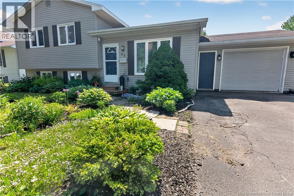 41 Rockmaple Drive, Moncton, New Brunswick E1G 2H1 - Photo 3 - NB137299