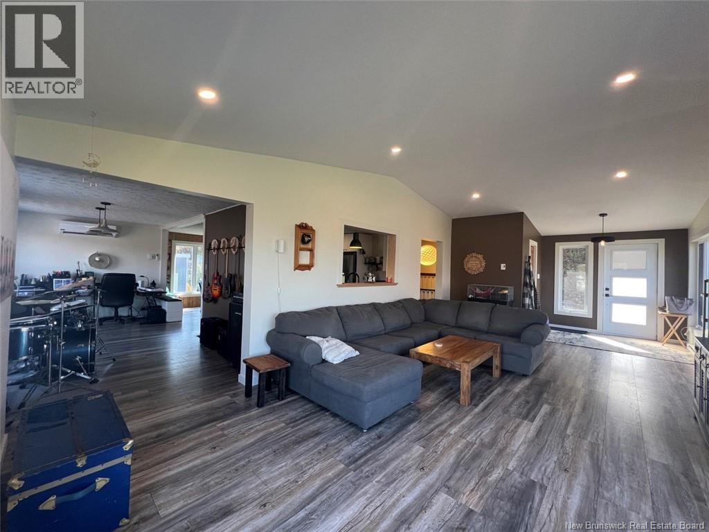 5474 Centrale Road, Lac Baker, New Brunswick  E7A 1H7 - Photo 12 - NB137383