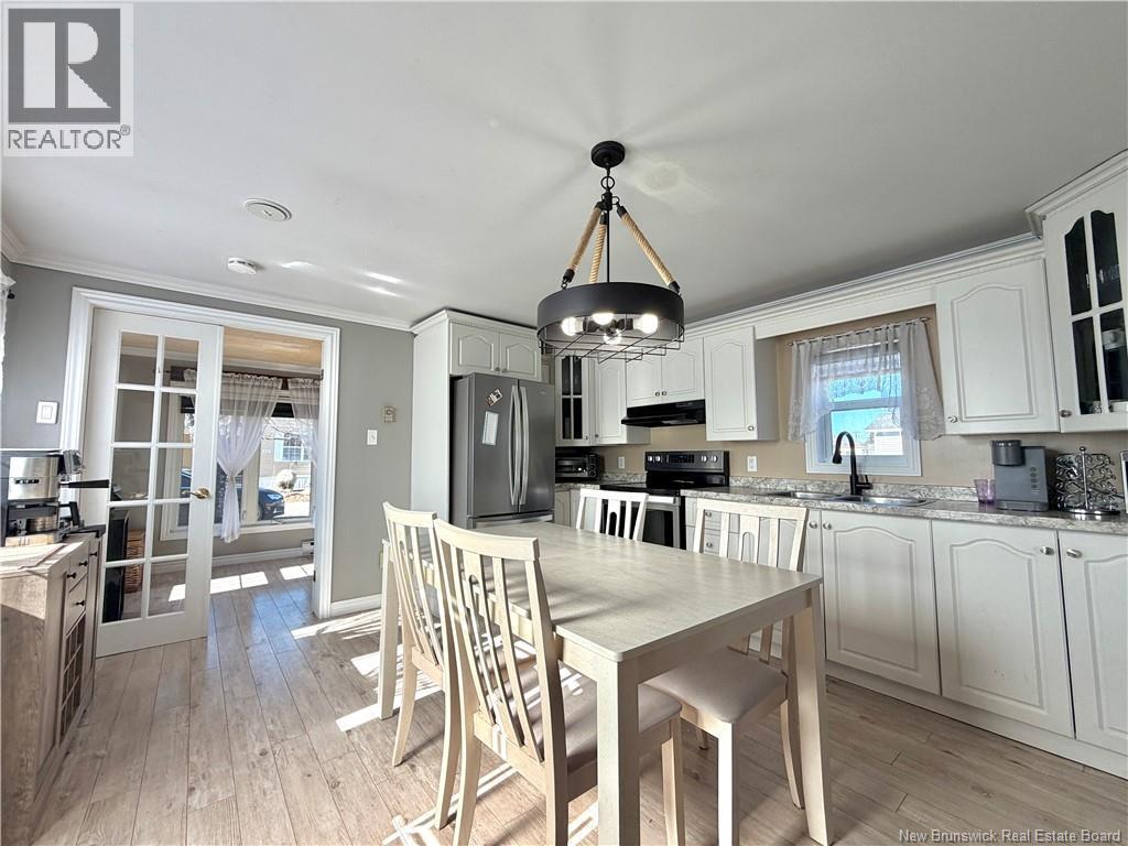 263 Poplar, Beresford, New Brunswick  E8K 1E5 - Photo 6 - NB137472